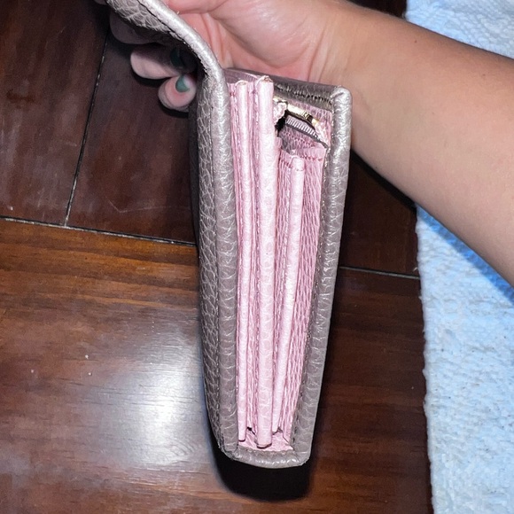 GUCCI TAUPE / BALLET PINK SWING LEATHER CONTINENTAL WALLET - Picture 14 of 15